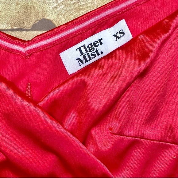 NWT Tiger Mist Dalton Red Satin Crop Top and Skirt Two Piece Set - Picture 4 of 8